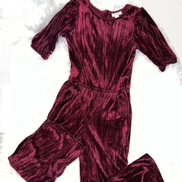 ✨❤️ZARA* Velvet Romper- button closure in back 7/8 ❤️✨ - Picture 2 of 3